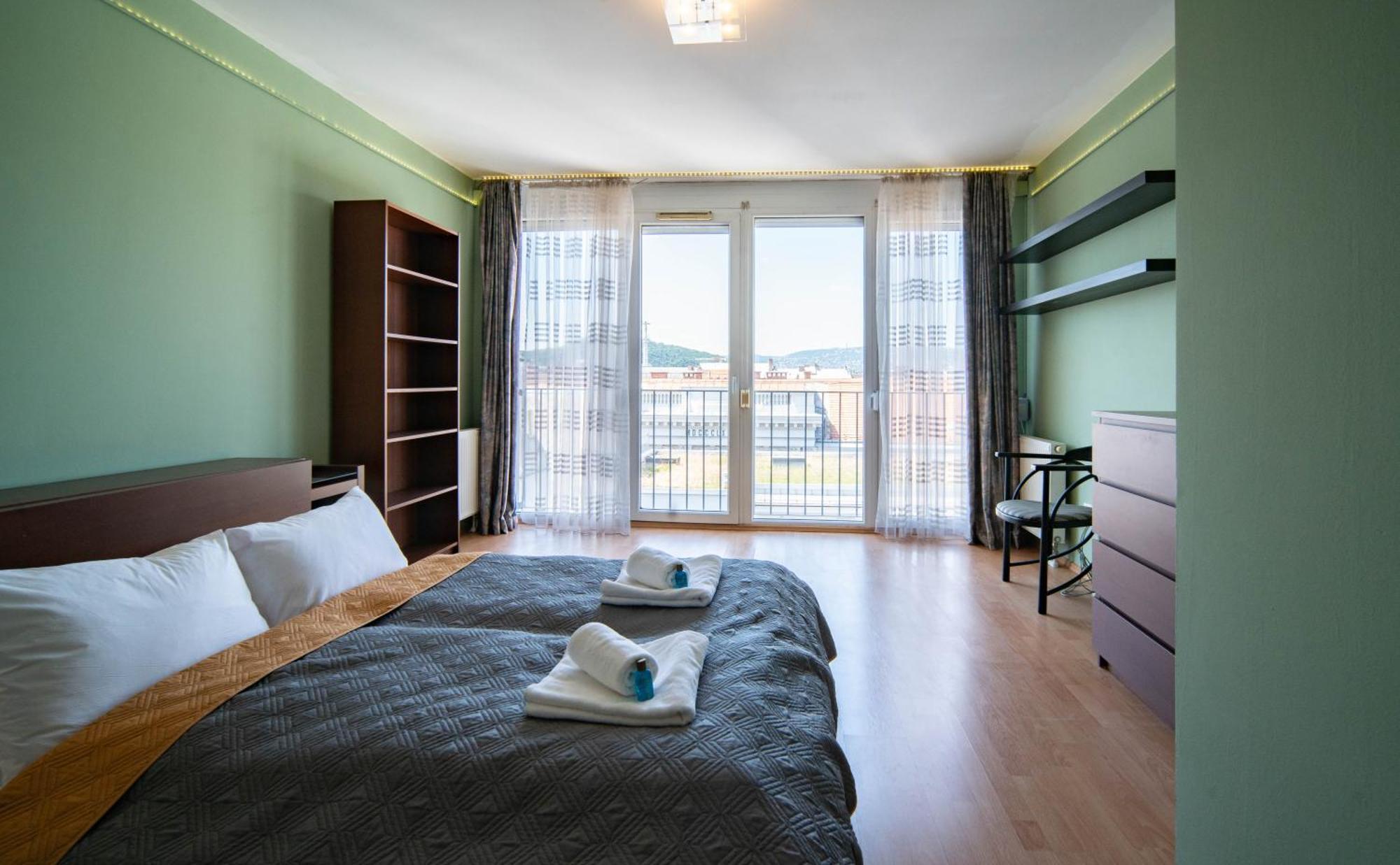 Free Parking- Gellert View Apartment 4Ppl ブダペスト エクステリア 写真