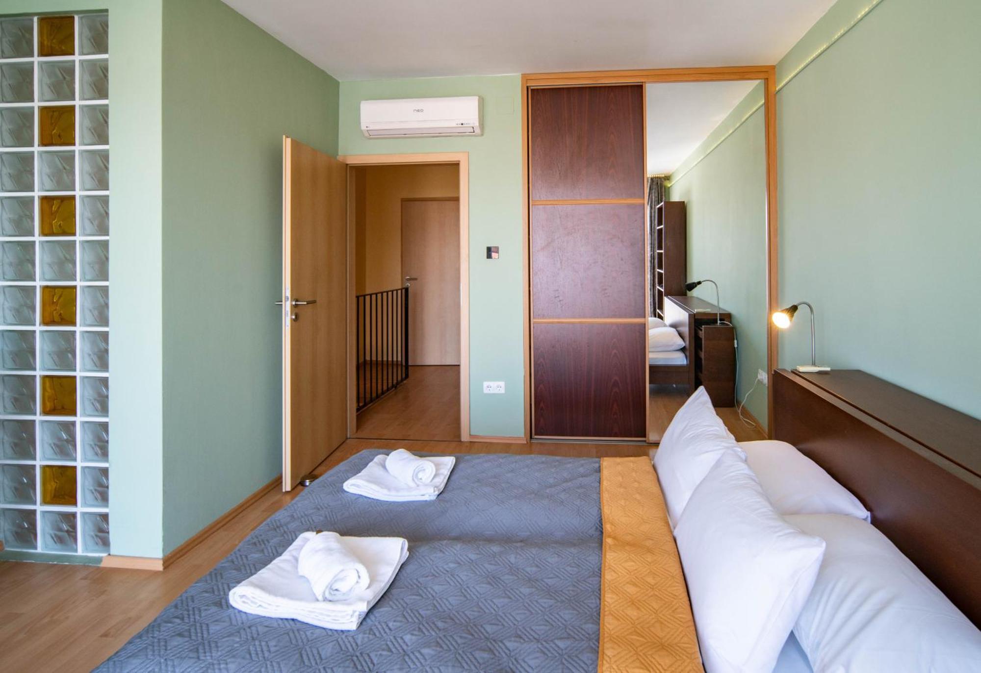 Free Parking- Gellert View Apartment 4Ppl ブダペスト エクステリア 写真