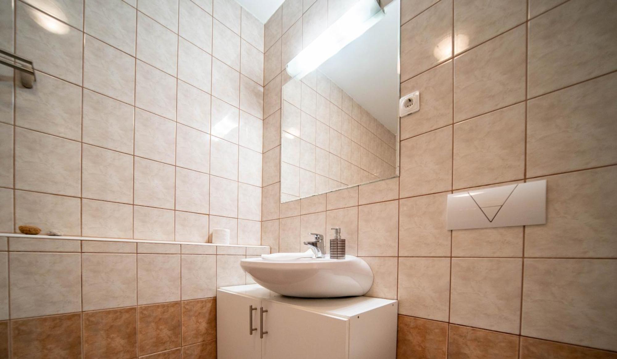 Free Parking- Gellert View Apartment 4Ppl ブダペスト エクステリア 写真