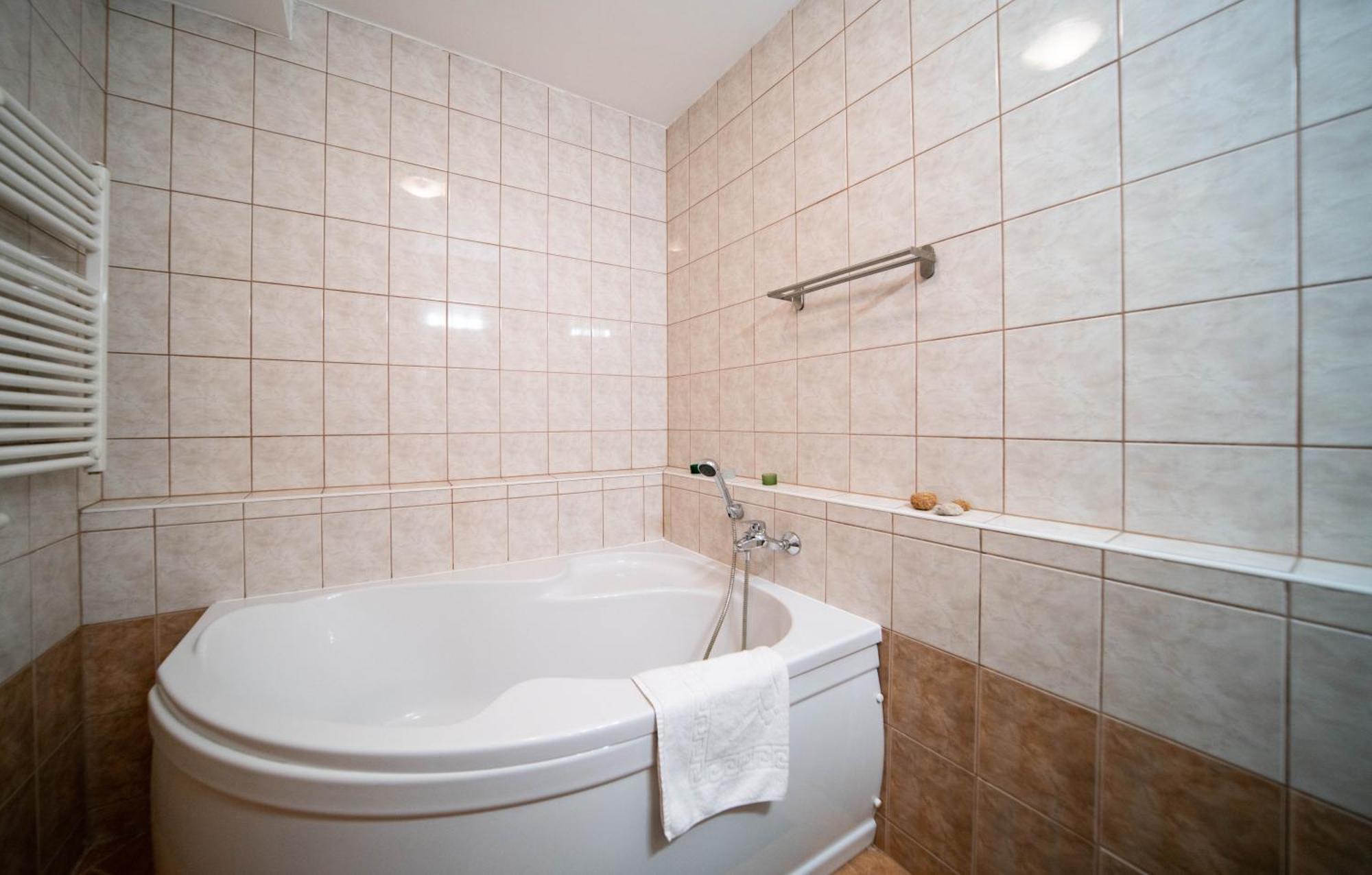 Free Parking- Gellert View Apartment 4Ppl ブダペスト エクステリア 写真