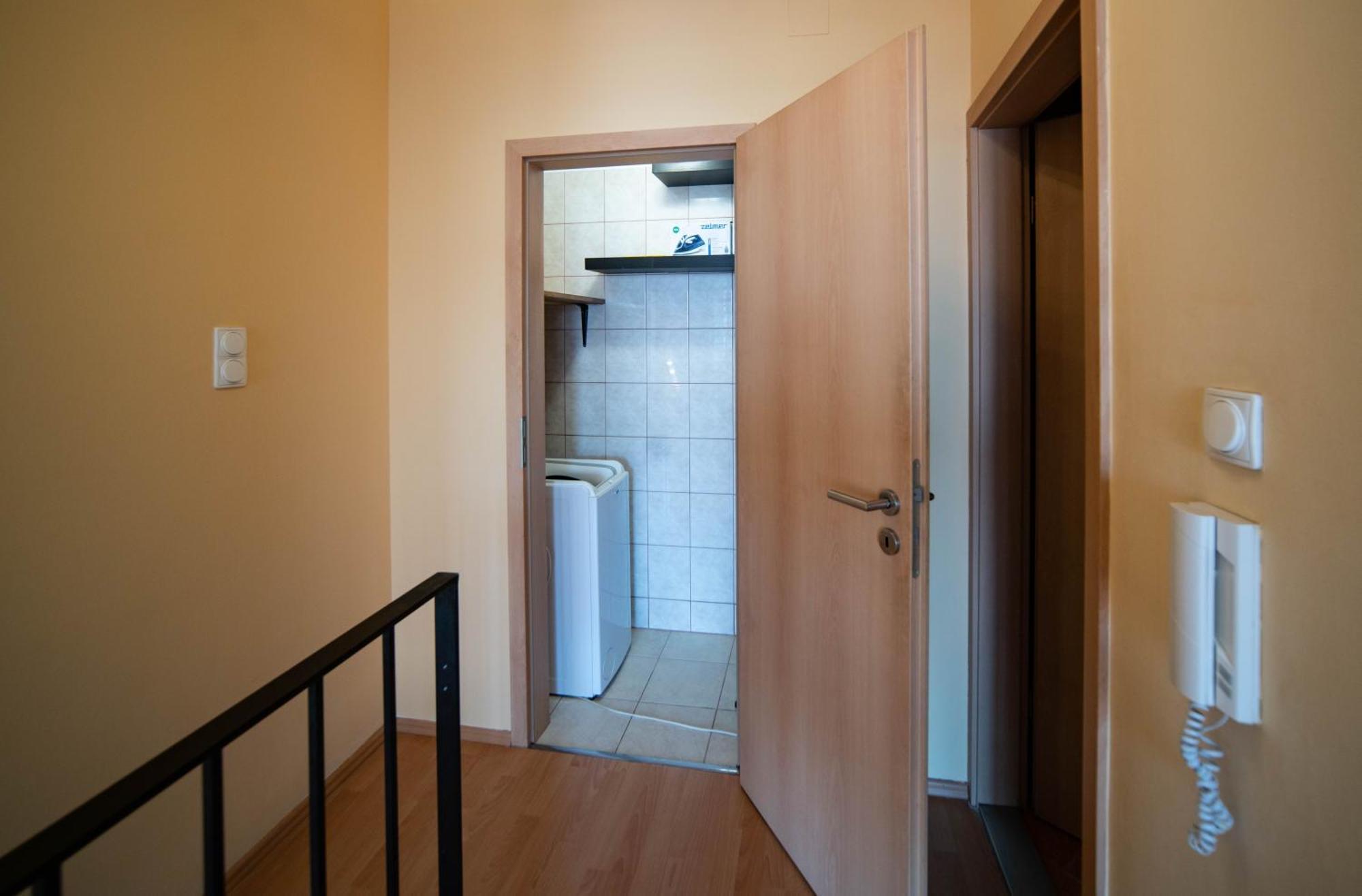 Free Parking- Gellert View Apartment 4Ppl ブダペスト エクステリア 写真
